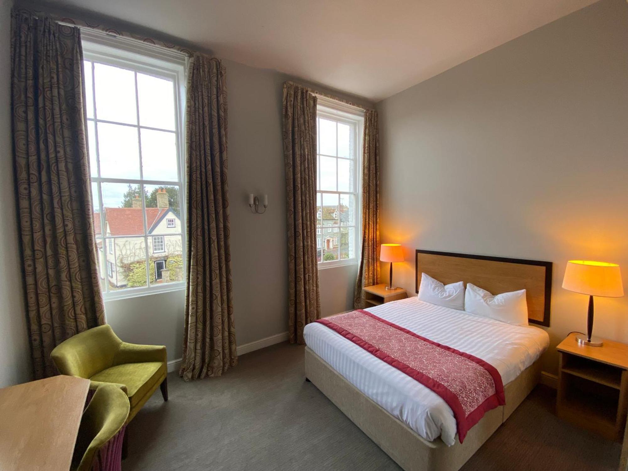 The Riverside House Hotel Mildenhall Bagian luar foto