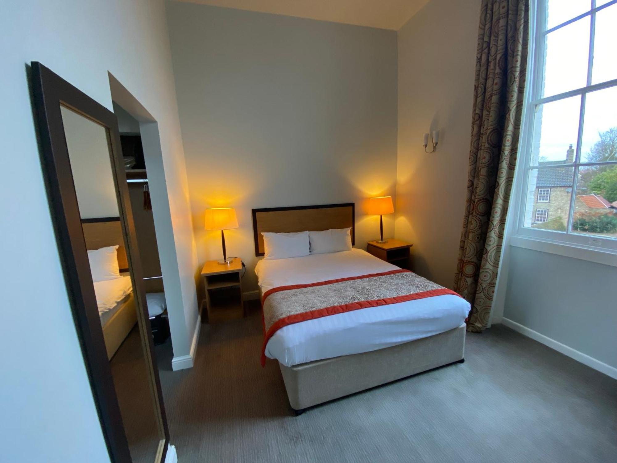 The Riverside House Hotel Mildenhall Bagian luar foto