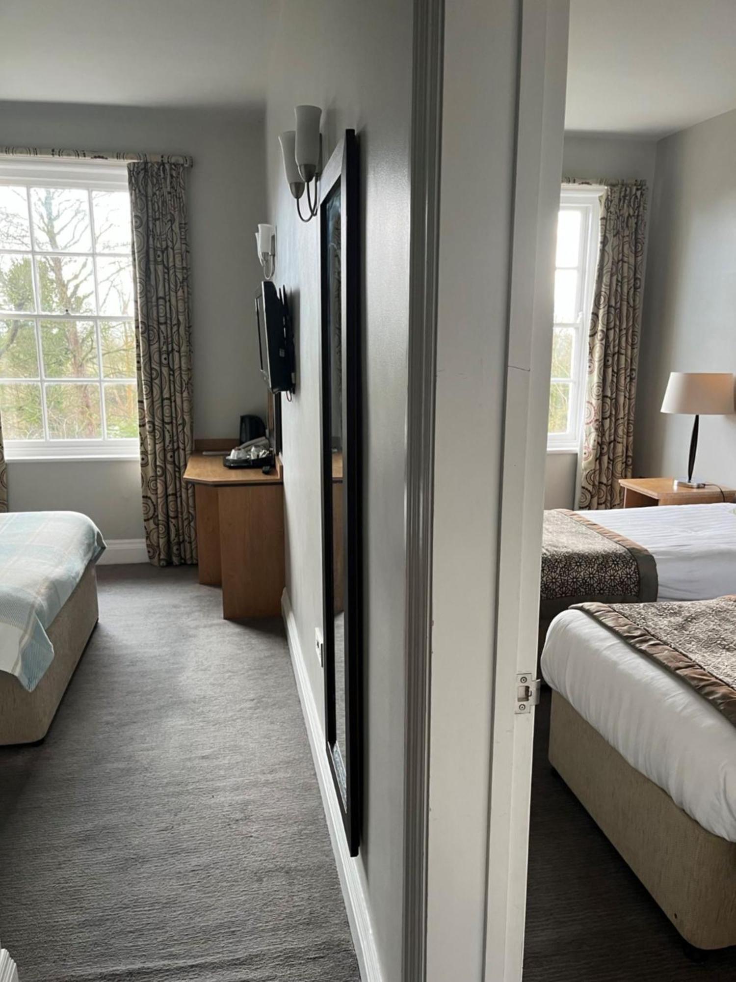 The Riverside House Hotel Mildenhall Bagian luar foto