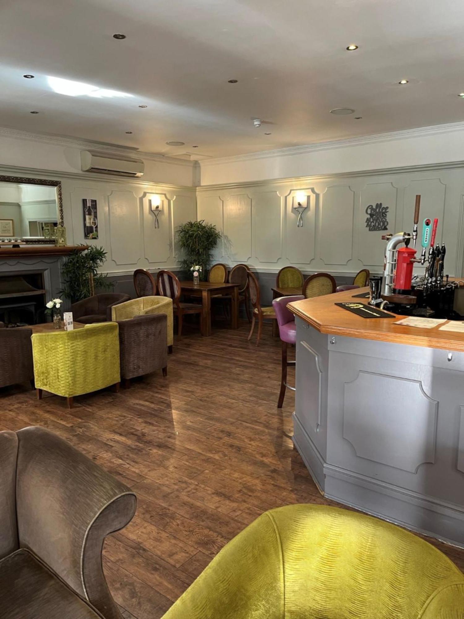 The Riverside House Hotel Mildenhall Bagian luar foto