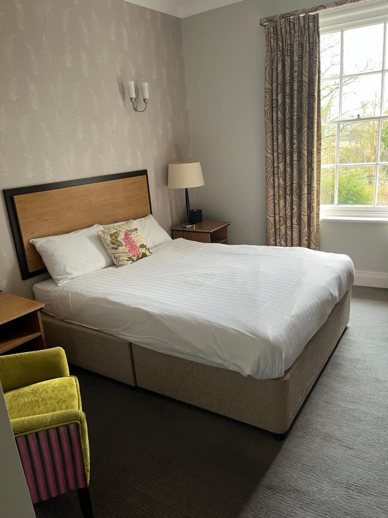 The Riverside House Hotel Mildenhall Bagian luar foto