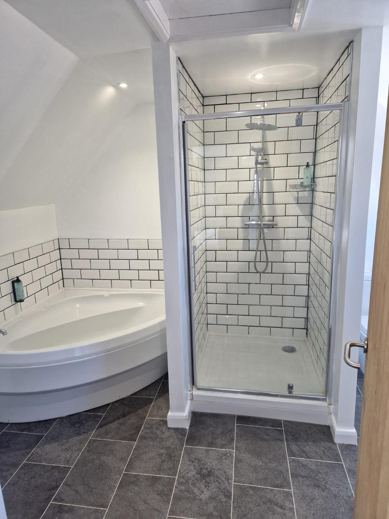 The Riverside House Hotel Mildenhall Bagian luar foto