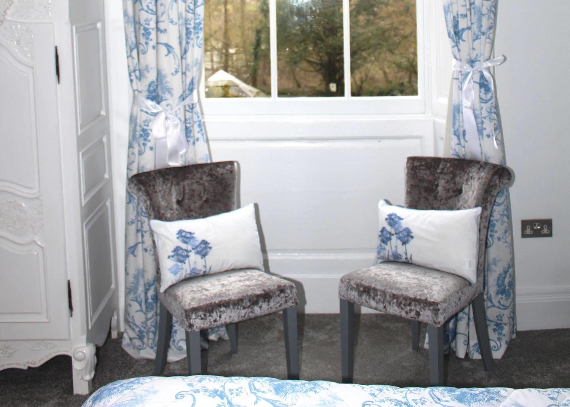 The Riverside House Hotel Mildenhall Bagian luar foto
