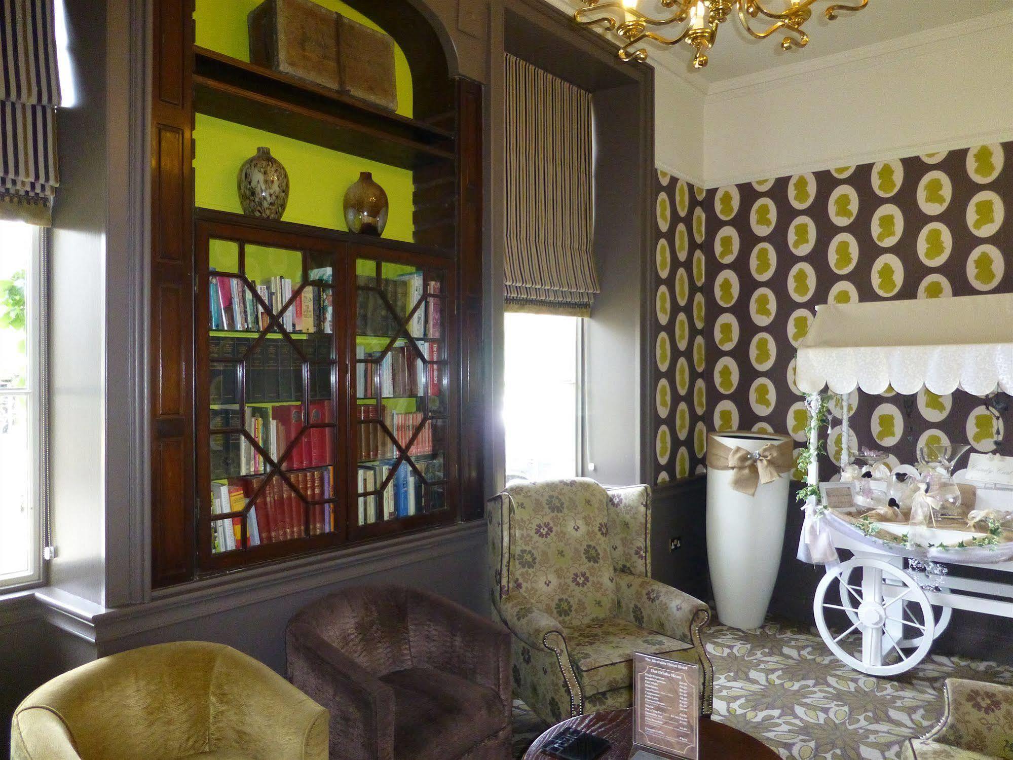 The Riverside House Hotel Mildenhall Bagian luar foto