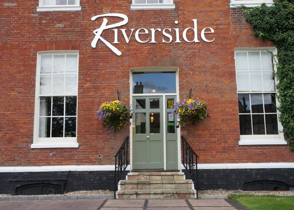 The Riverside House Hotel Mildenhall Bagian luar foto