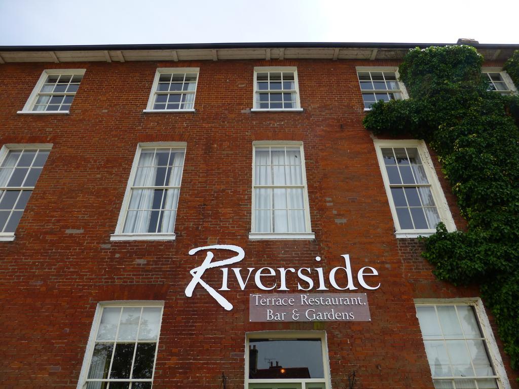 The Riverside House Hotel Mildenhall Bagian luar foto